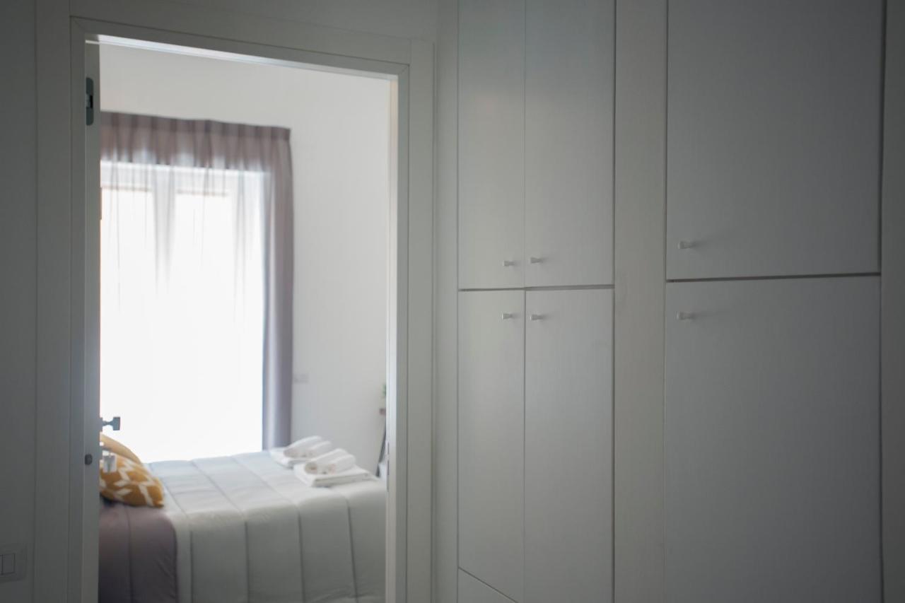 Lecentre 174 Bed & Breakfast Salerno Bagian luar foto