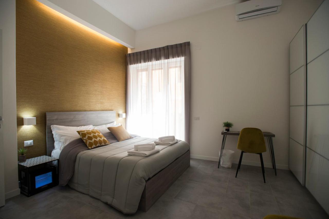 Lecentre 174 Bed & Breakfast Salerno Bagian luar foto