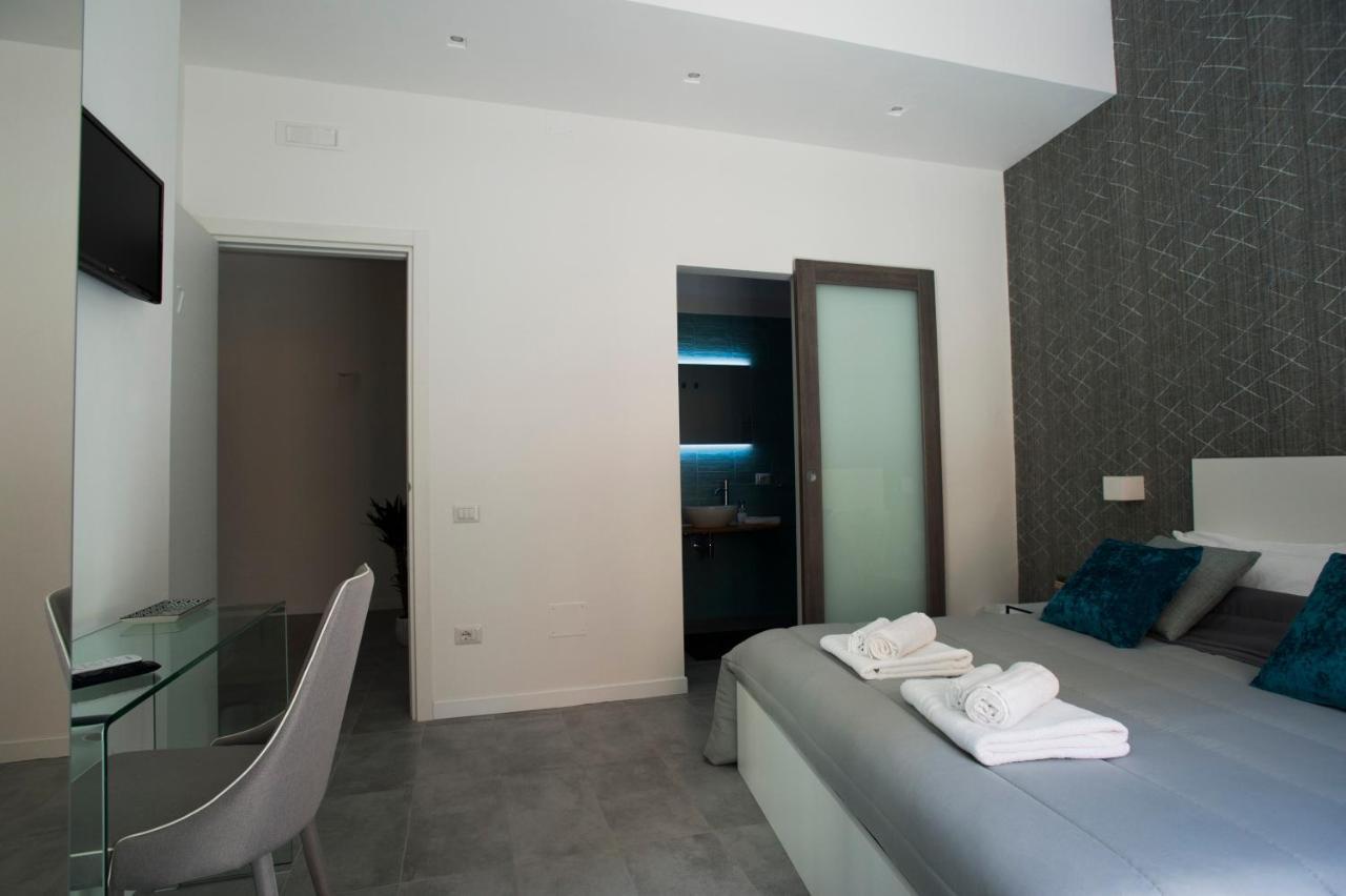Lecentre 174 Bed & Breakfast Salerno Bagian luar foto